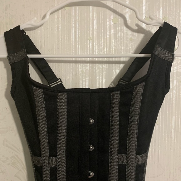 Heavy Red Anatomy of Distinction Epic Noir Steel-Boned Corset - Picture 2 of 14